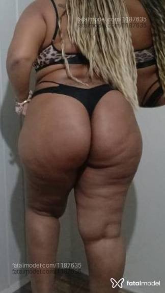 Acompanhante mulher com cabelo castanho de olhos castanhos - Karol