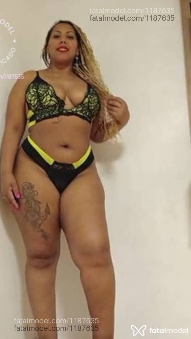 Acompanhante mulher com cabelo castanho de olhos castanhos - Karol
