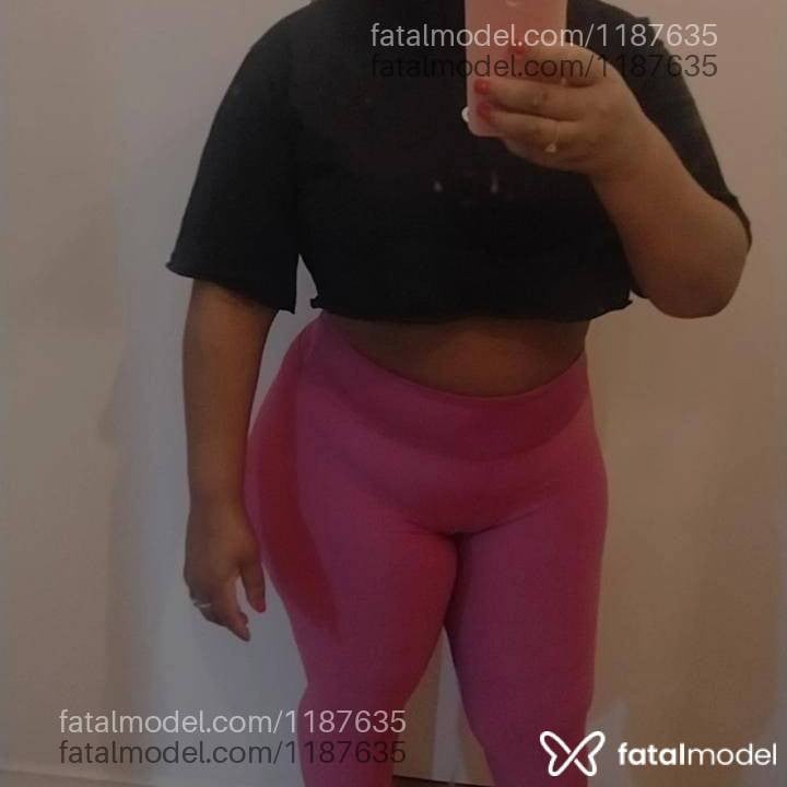 Acompanhante mulher com cabelo castanho de olhos castanhos - Karol