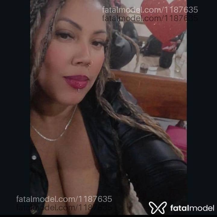 Acompanhante mulher com cabelo castanho de olhos castanhos - Karol