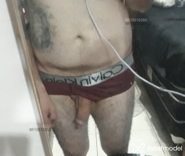 Acompanhante homem com cabelo castanho de olhos castanhos em São Carlos - Nathan Oliveira