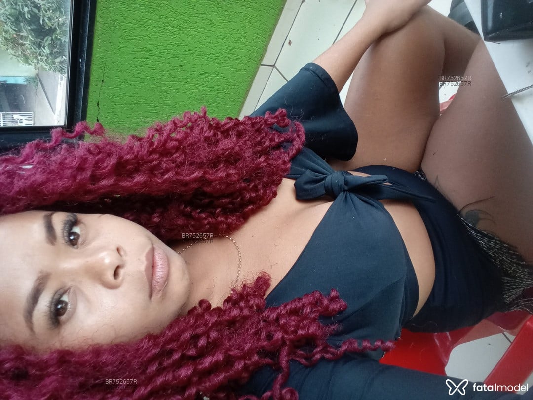 Acompanhante mulher com cabelo castanho de olhos mel em Sorriso - Fernanda