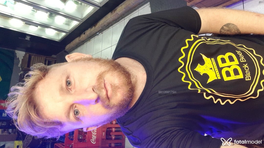 Acompanhante homem ruiva (o) de olhos azuis - Wellyton