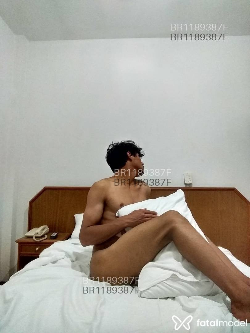 Acompanhante homem com cabelo castanho de olhos castanhos em Araranguá Acompanhante homem com cabelo castanho de olhos castanhos em Araranguá - Antonny