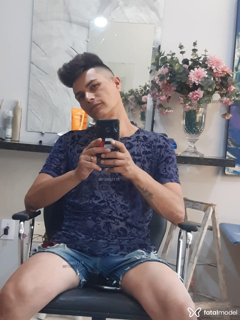 Acompanhante homem com cabelo castanho de olhos castanhos em Volta Redonda - Grayk