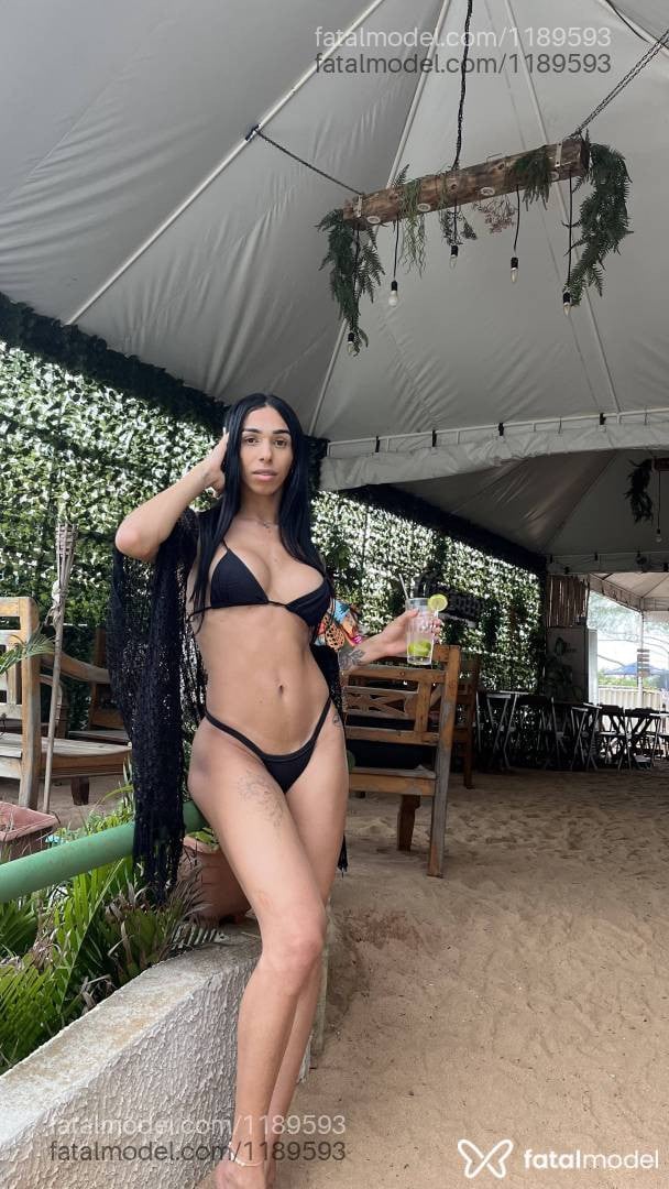 Acompanhante mulher trans morena (o) de olhos mel - CAMILLA