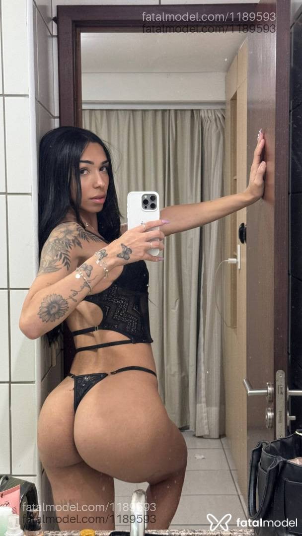 Acompanhante mulher trans morena (o) de olhos mel - CAMILLA