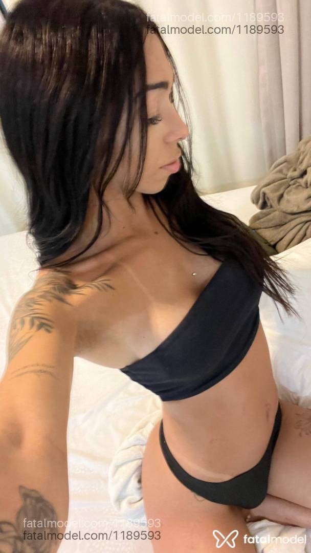 Acompanhante mulher trans morena (o) de olhos mel - CAMILLA