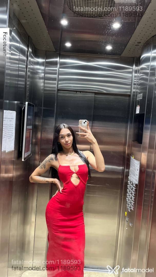 Acompanhante mulher trans morena (o) de olhos mel - CAMILLA