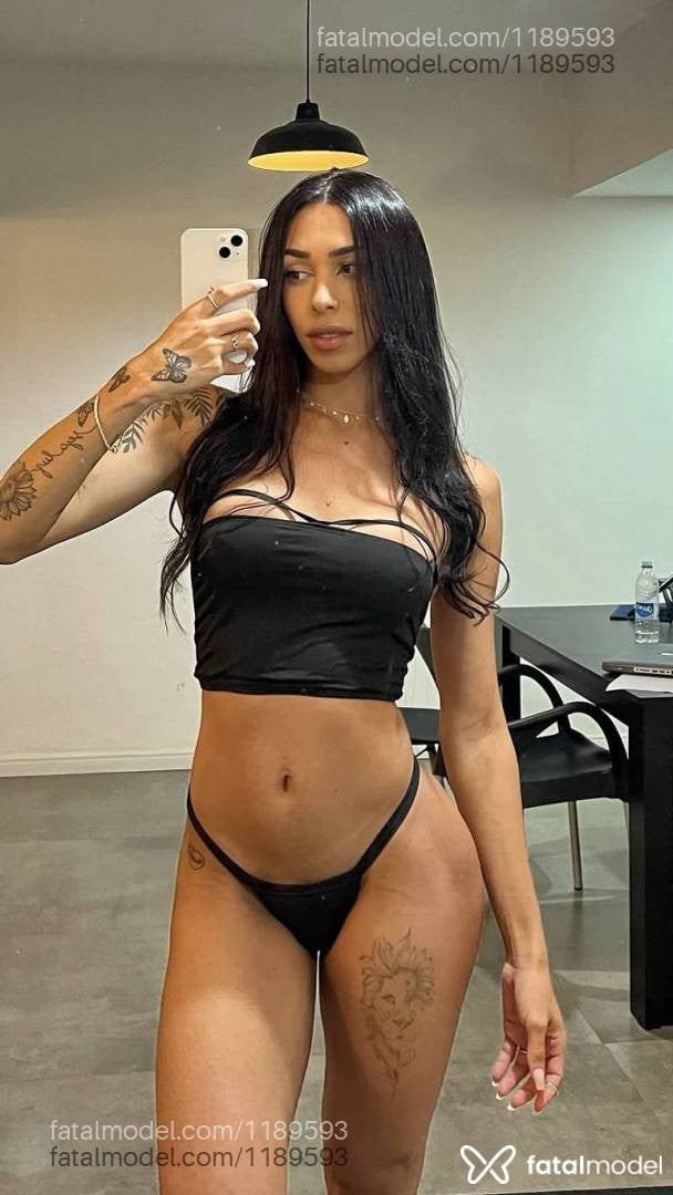 Acompanhante mulher trans morena (o) de olhos mel - CAMILLA