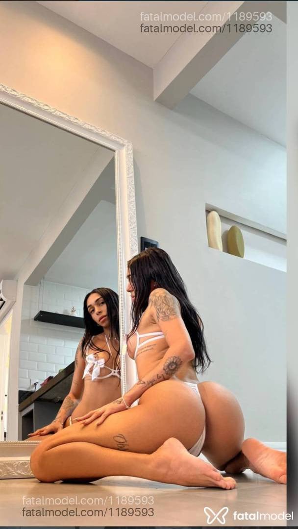 Acompanhante mulher trans morena (o) de olhos mel - CAMILLA