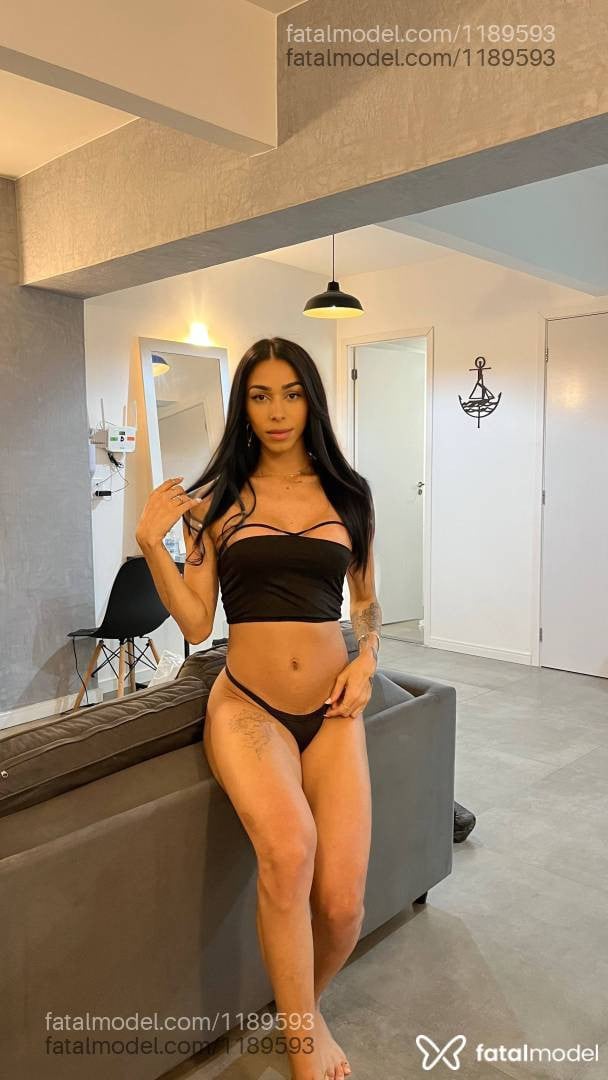 Acompanhante mulher trans morena (o) de olhos mel - CAMILLA