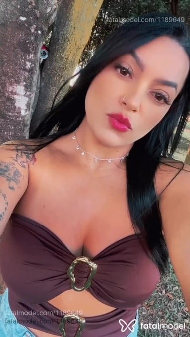 Acompanhante mulher morena (o) de olhos castanhos em São Luís de Montes Belos Acompanhante mulher morena (o) de olhos castanhos em São Luís de Montes Belos - Karine