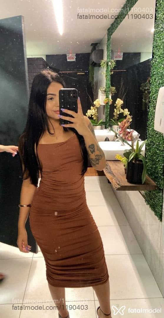 Acompanhante mulher morena (o) de olhos castanhos em Rio do Sul - Livia Sallow