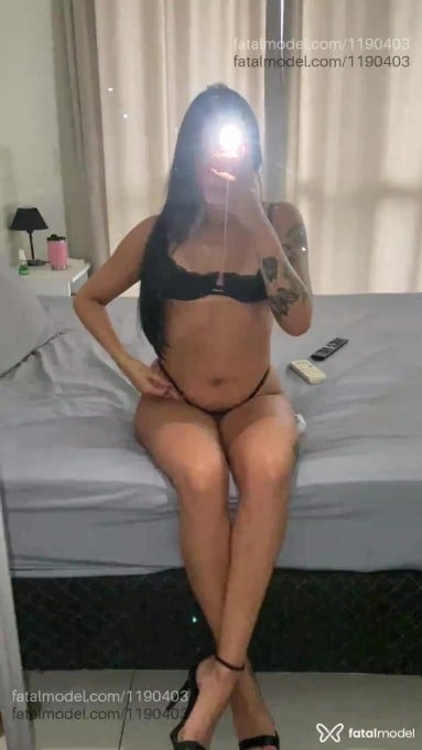 Acompanhante mulher morena (o) de olhos castanhos em Jaraguá do Sul - Livia Sallow