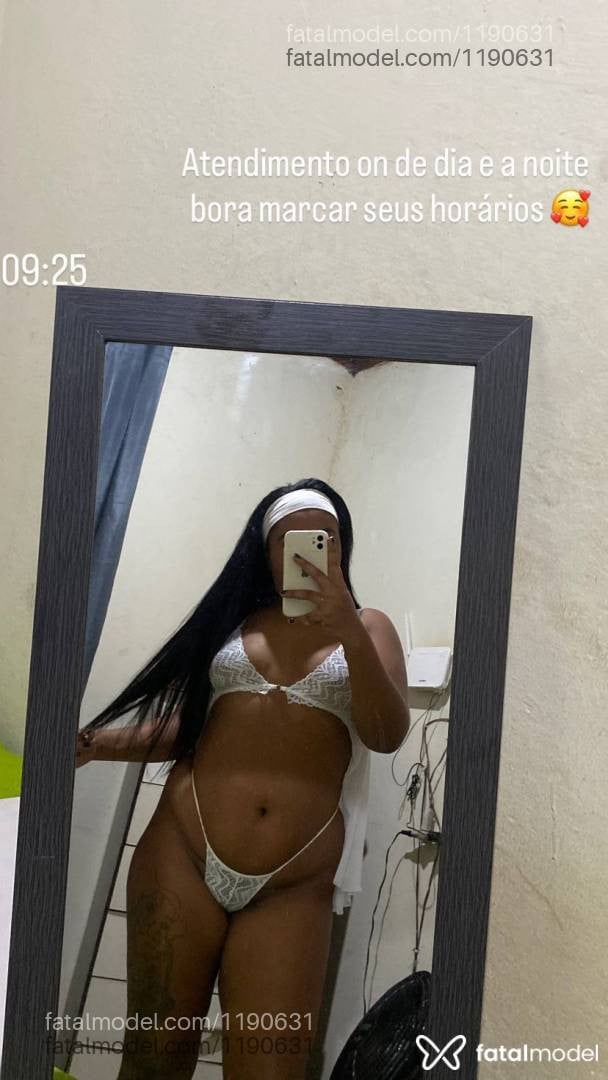 Acompanhante mulher morena (o) de olhos castanhos - Pérola Bittencourt