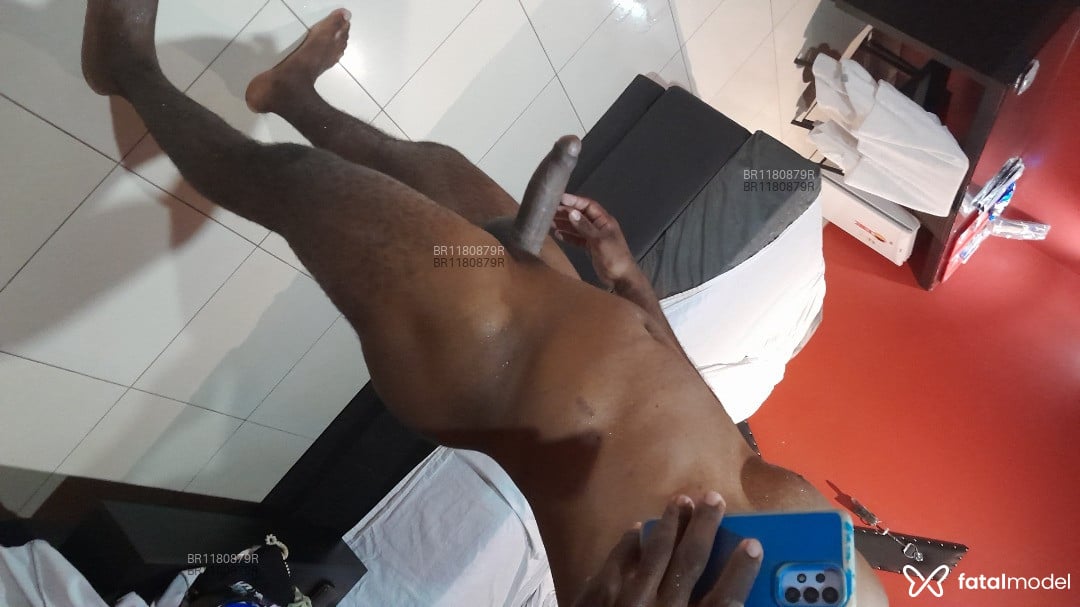 Acompanhante homem morena (o) de olhos castanhos em Parauapebas - Ebano