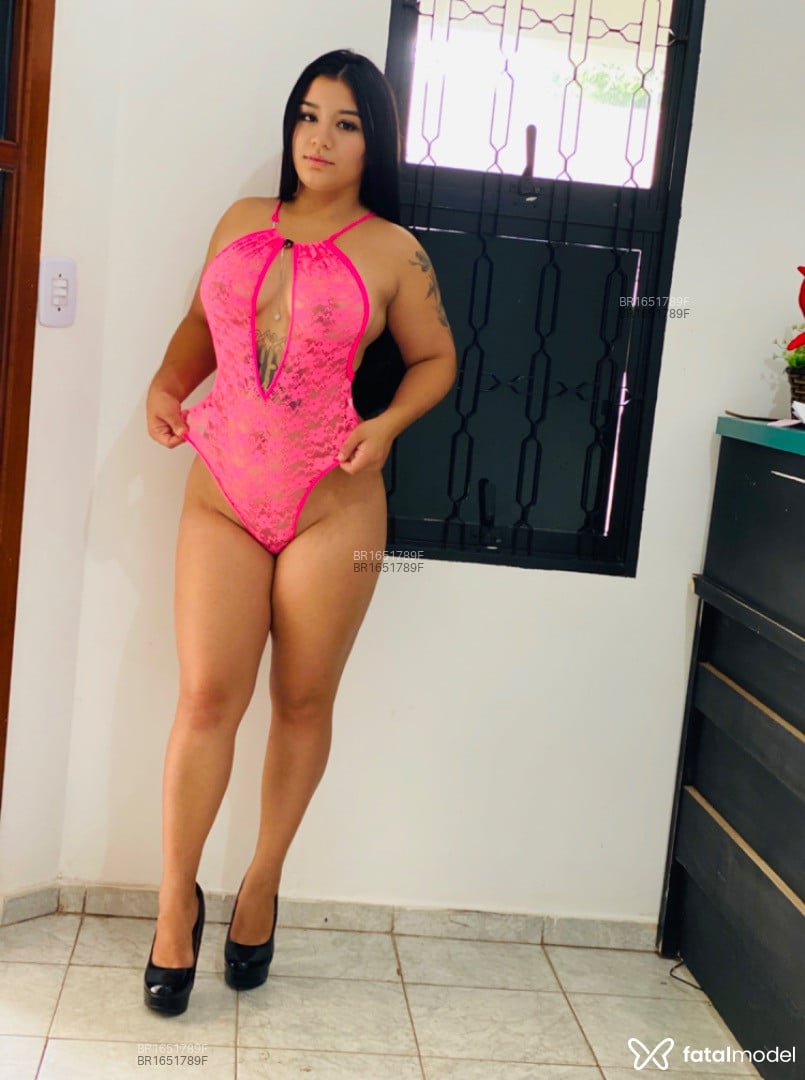 Acompanhante mulher com cabelo castanho de olhos pretos em Três Lagoas - Paula