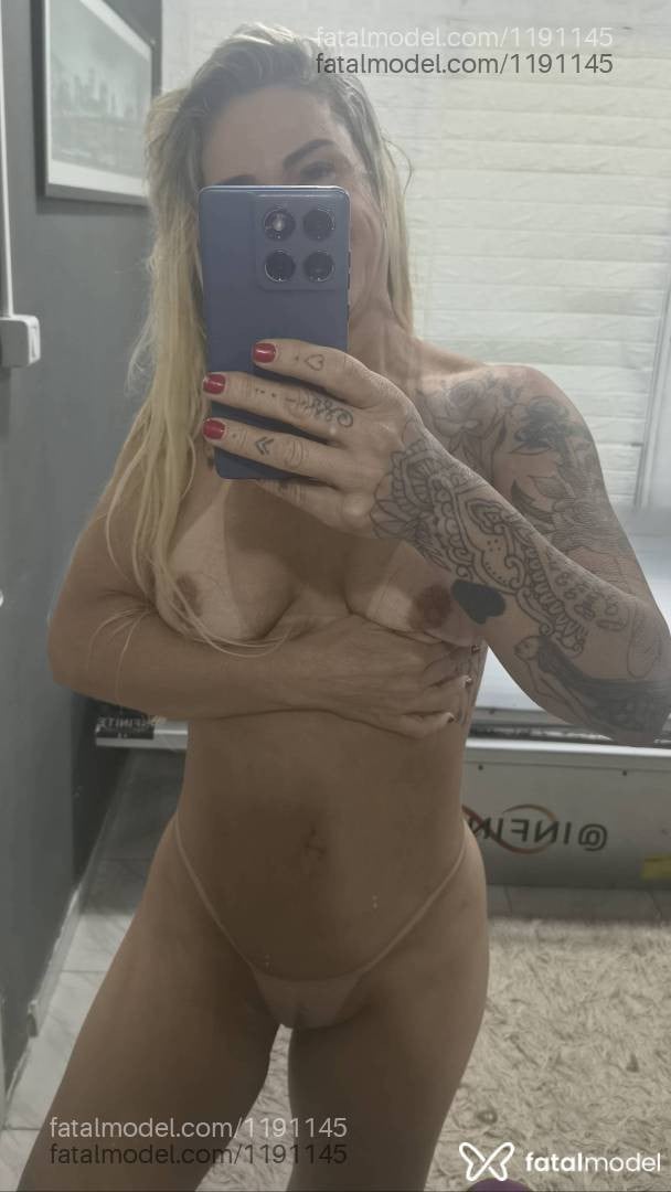 Acompanhante mulher loira (o) de olhos mel - Paola Versiani