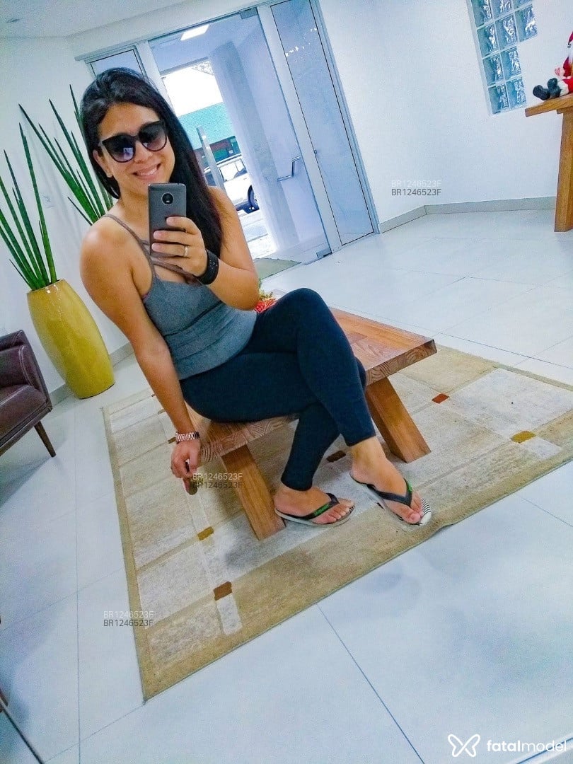 Acompanhante travesti com cabelo castanho de olhos castanhos em Balneário Camboriú - Giovanna Kairós