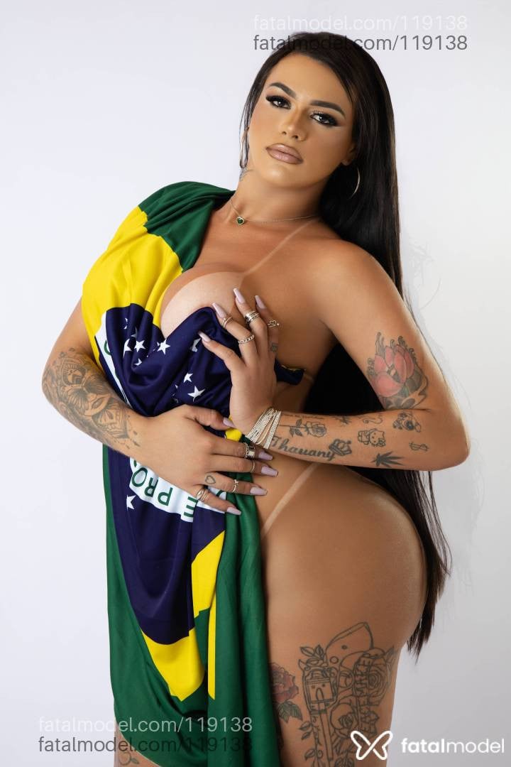 Acompanhante mulher trans loira (o) de olhos castanhos em Formiga - Julianna Guimarães