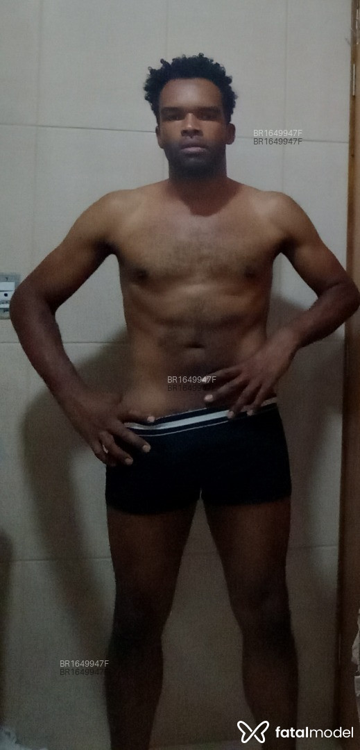 Acompanhante homem morena (o) de olhos pretos em Poços de Caldas - Lucasxxt