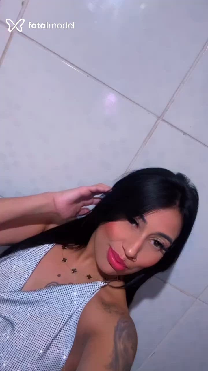Acompanhante mulher morena (o) de olhos castanhos - Kenia