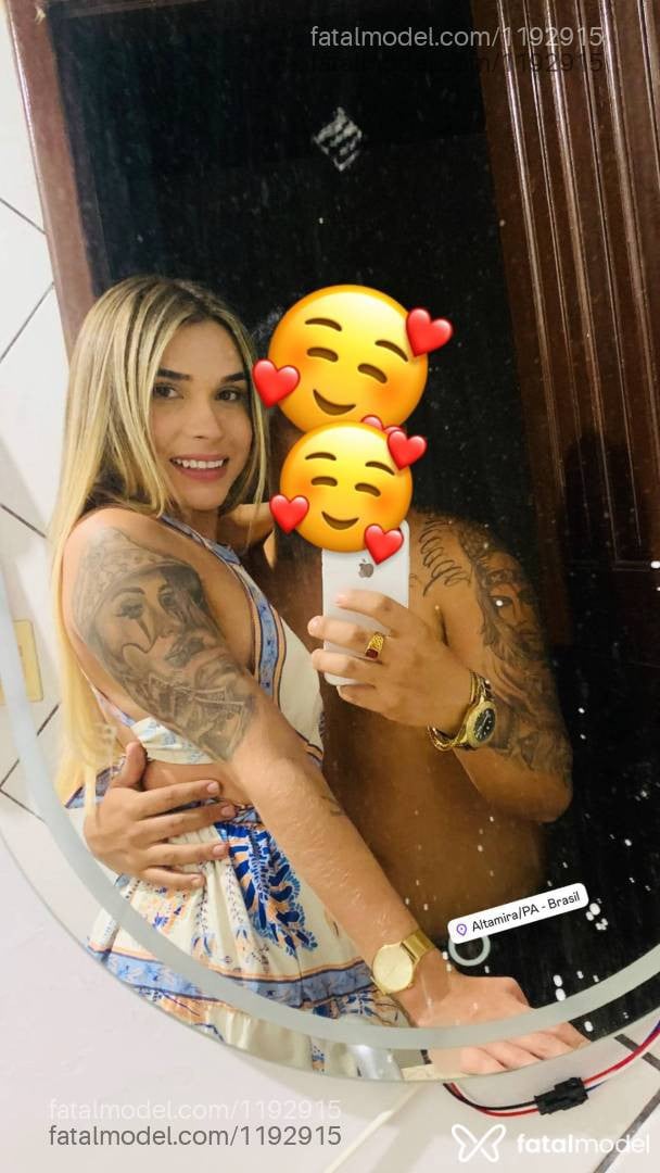 Acompanhante mulher trans loira (o) de olhos cinza - Heloísa