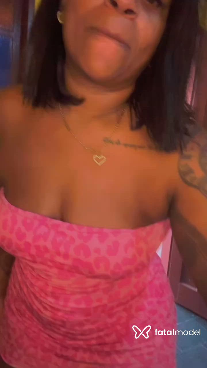 Acompanhante mulher com cabelo castanho de olhos castanhos - Agatha Acompanhante mulher com cabelo castanho de olhos castanhos - Agatha