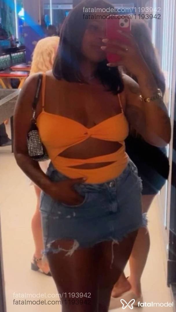 Acompanhante mulher com cabelo castanho de olhos castanhos em Araruama Acompanhante mulher com cabelo castanho de olhos castanhos em Araruama - Agatha