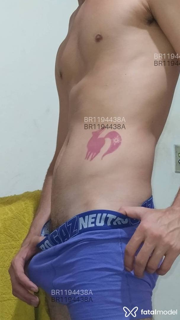 Acompanhante homem com cabelo castanho de olhos castanhos em Araguaína - Soares