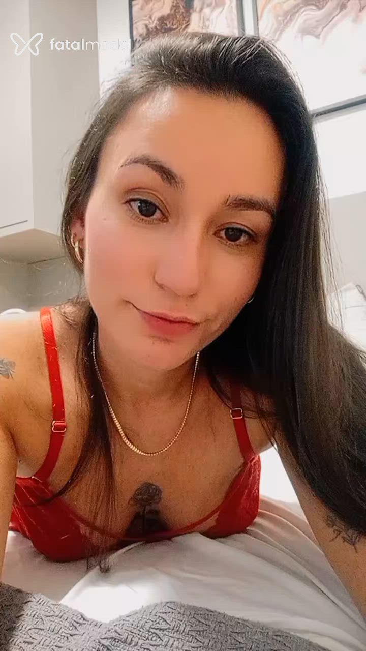 Acompanhante mulher com cabelo castanho de olhos castanhos em Criciúma Acompanhante mulher com cabelo castanho de olhos castanhos em Criciúma - Mônica