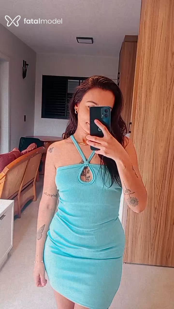 Acompanhante mulher com cabelo castanho de olhos castanhos - Mônica