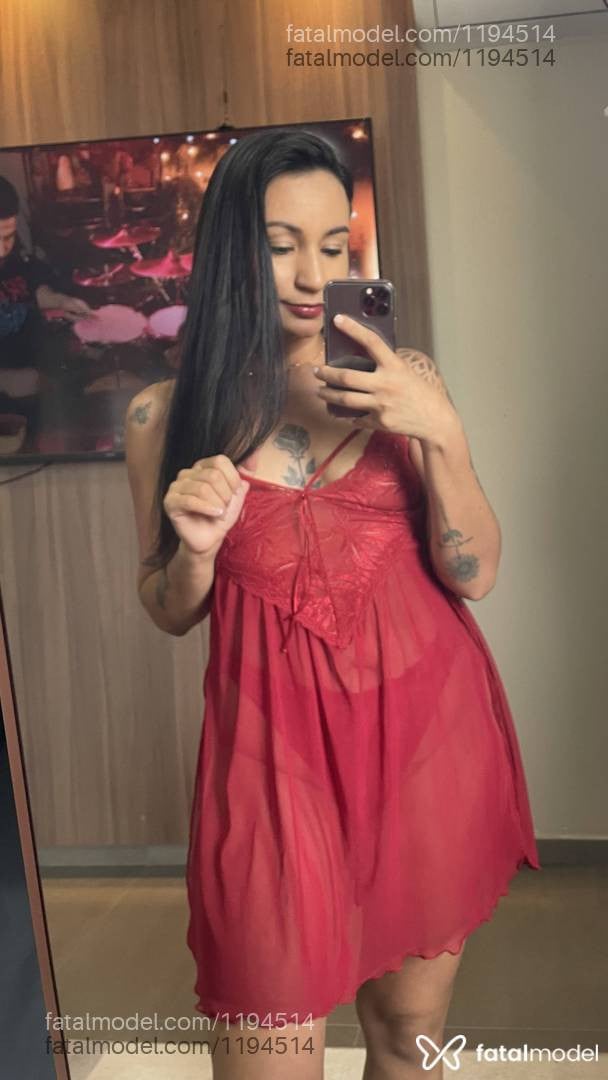 Acompanhante mulher com cabelo castanho de olhos castanhos - Mônica