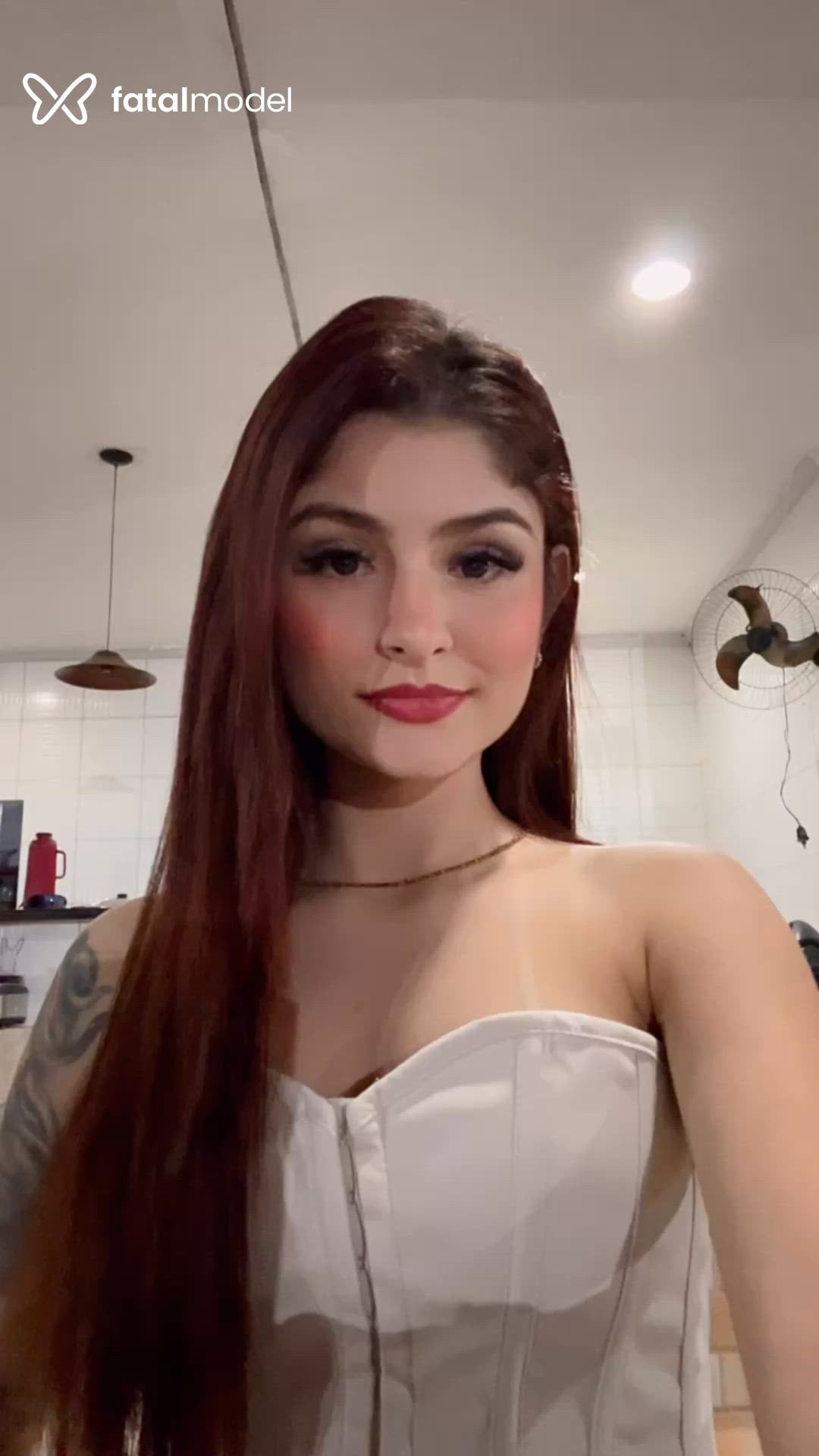 Acompanhante mulher ruiva (o) de olhos castanhos - Mariana Santos Acompanhante mulher ruiva (o) de olhos castanhos - Mariana Santos