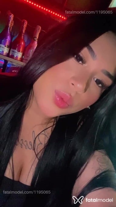 Acompanhante mulher morena (o) de olhos pretos - Cristiele
