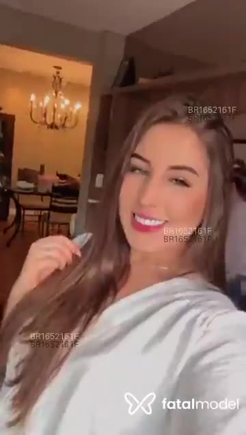 Acompanhante mulher loira (o) de olhos verdes em Gramado - Lyli Borges