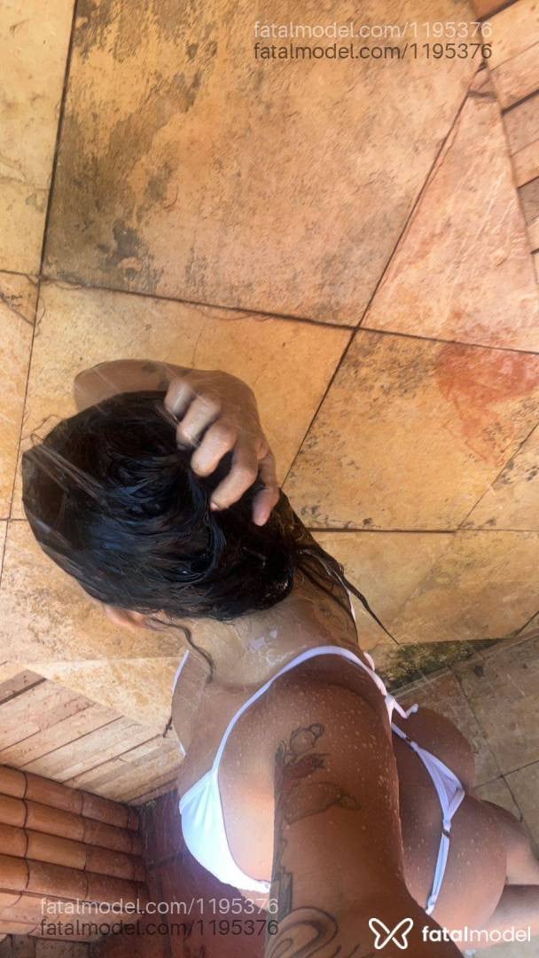 Acompanhante mulher morena (o) de olhos castanhos - MELISSA