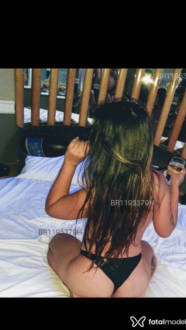 Acompanhante mulher loira (o) de olhos castanhos em Jaboticabal - Paolla