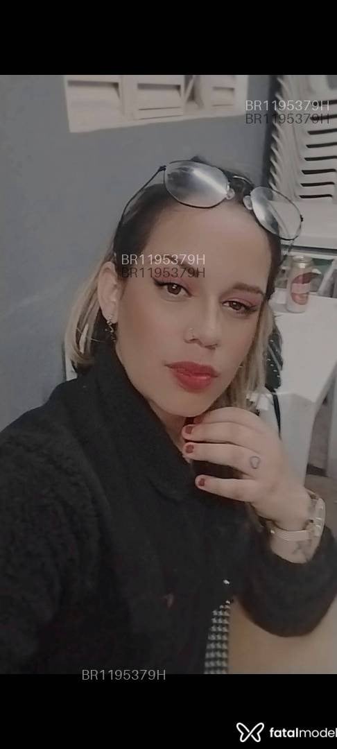 Acompanhante mulher loira (o) de olhos castanhos em Jaboticabal - Paolla