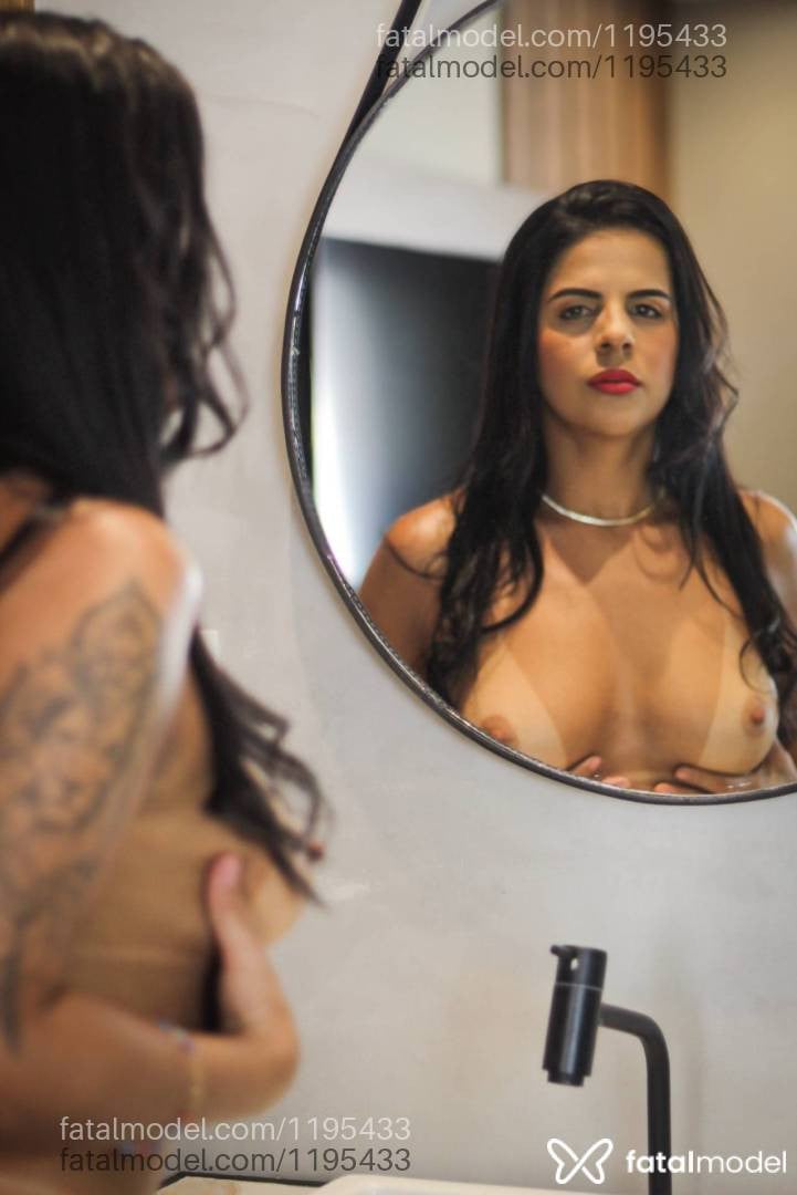 Acompanhante mulher morena (o) de olhos castanhos em Salvador - Cristina