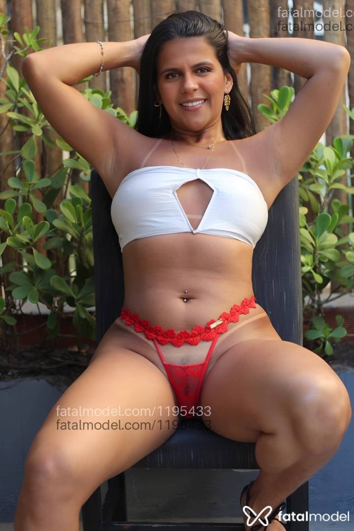 Acompanhante mulher morena (o) de olhos castanhos em Salvador Acompanhante mulher morena (o) de olhos castanhos em Salvador - Cristina