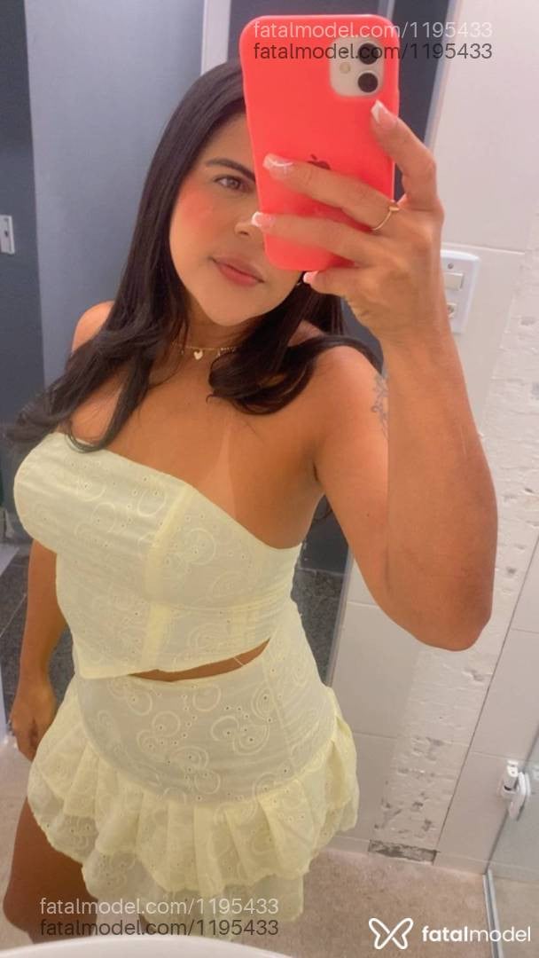 Acompanhante mulher morena (o) de olhos castanhos - Cristina