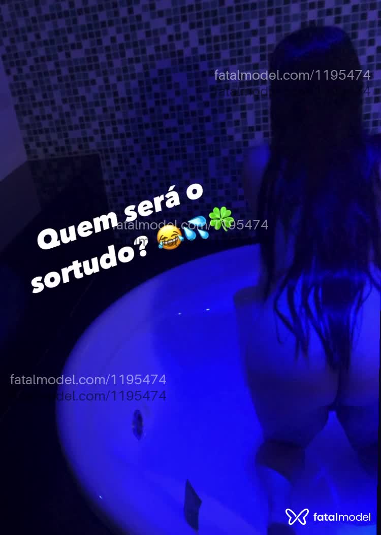 Acompanhante mulher trans com cabelo castanho de olhos mel em Conselheiro Lafaiete - Sabrina Delucci