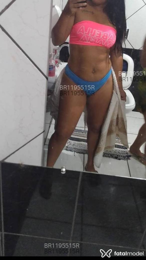 Acompanhante mulher com cabelo castanho de olhos castanhos em Barra do Garças - Gisele Andressa