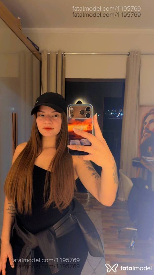 Acompanhante mulher loira (o) de olhos castanhos em Pouso Alegre - Gaby Rocha