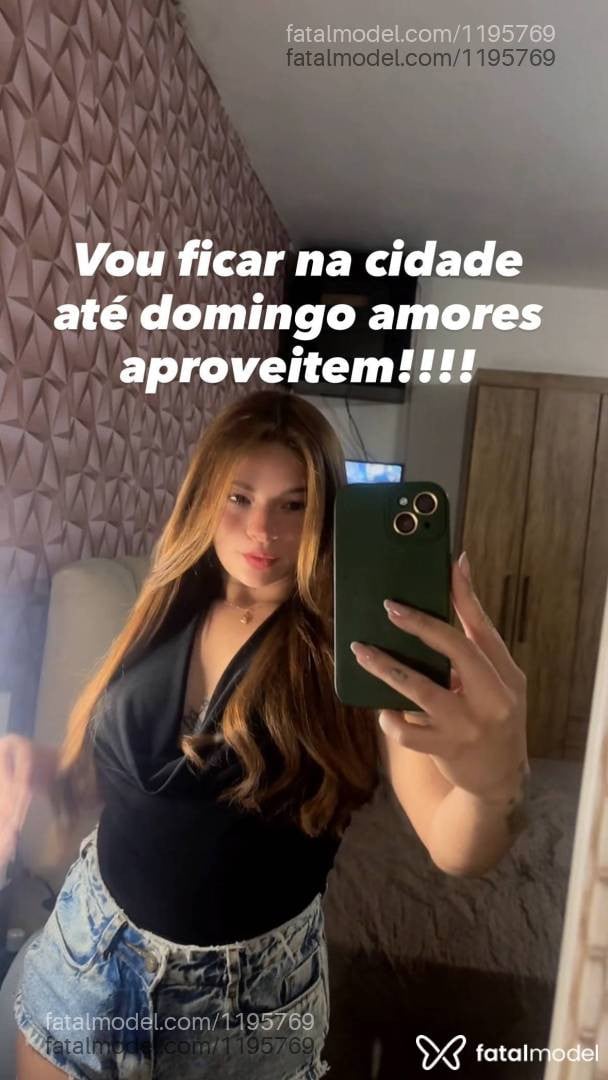 Acompanhante mulher loira (o) de olhos castanhos - Gaby Rocha