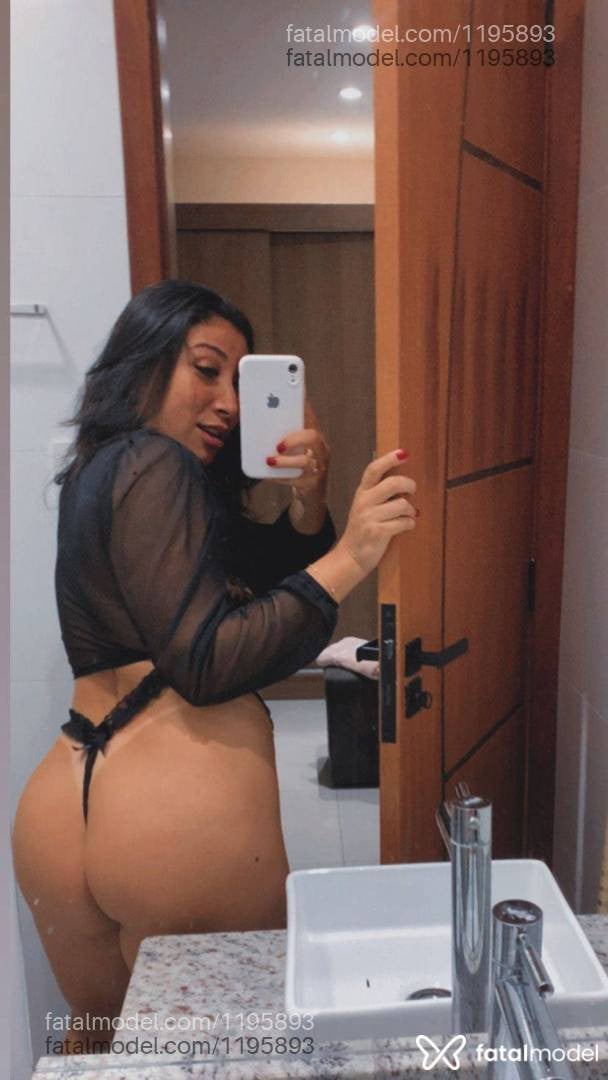 Acompanhante mulher com cabelo castanho de olhos mel em Montes Claros - Rebecca