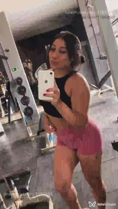 Acompanhante mulher com cabelo castanho de olhos mel em Montes Claros - Rebecca