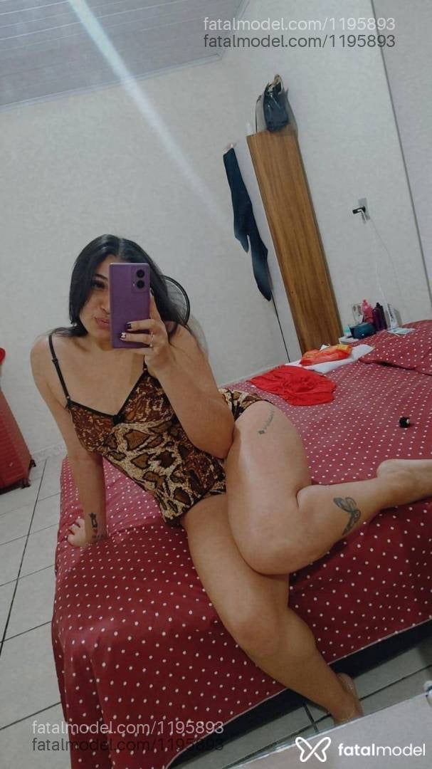 Acompanhante mulher com cabelo castanho de olhos mel em Montes Claros - Rebecca